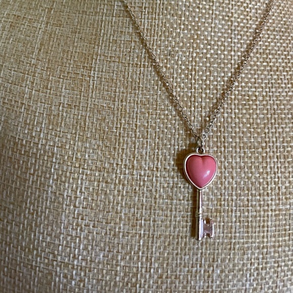 Heart Key Pendant Necklace with SISTERS charm - Picture 3 of 7